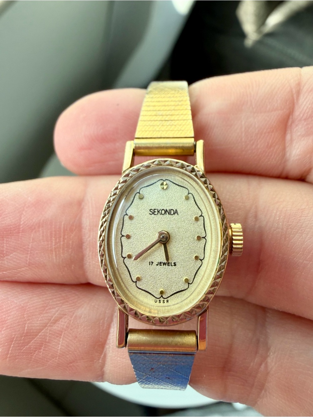 Vintage Sekonda 17 Jewels Ladies mechanical USSR watch - Working